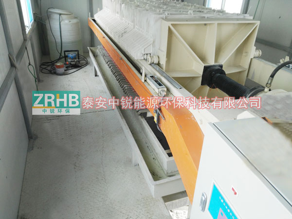 中锐环保:固液分离—压滤机工作中视频 