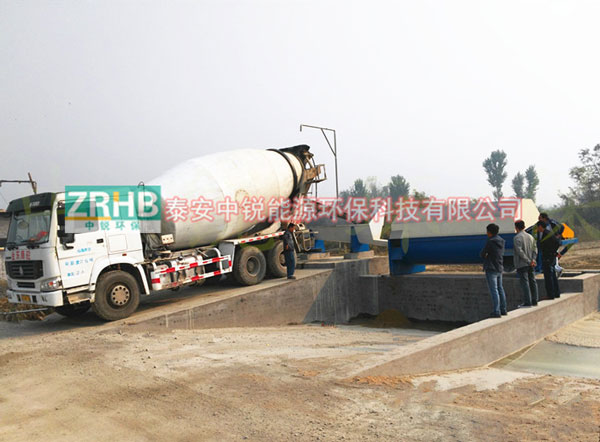 中锐环保:混凝土砂石分离机工作中视频