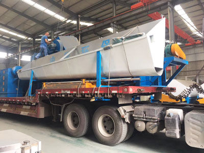 砂石分离机装车中准备发往新疆喀什
